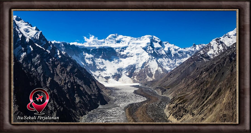 Ekspedisi Menantang di Gunung Somoni Tajikistan